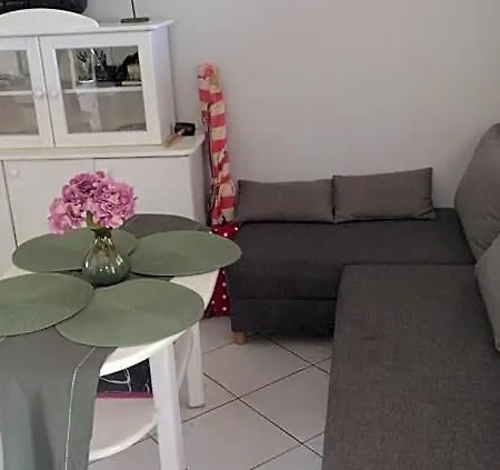 Mona Przy Morzu 3 Pokojowy-4 Lozka- 4 Osobowy, Lub Mona Przy Morzu-ul Zeromskiego,przy Centrum * Krynica Morska