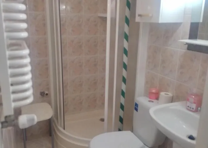 Mona 3 Pokojowy 4 Osobowy-4 łóżka, Przy Morzu, Mona Przy Morzu, Parter żeromskiego,przy Centrum Lodge Krynica Morska